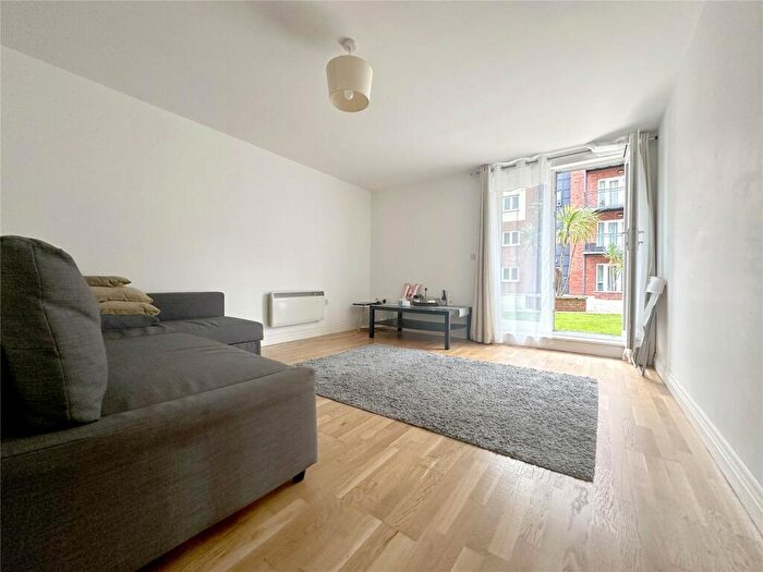 2 Bedroom Apartment To Rent In Exeter, EX4