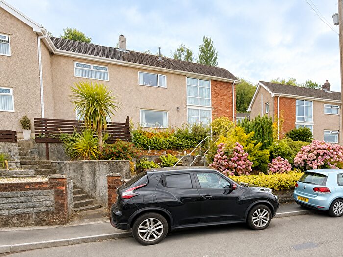 3 Bedroom Semi-Detached House For Sale In Hillcrest Avenue, Aberaman, Aberdare, Rhondda Cynon Taf, CF44