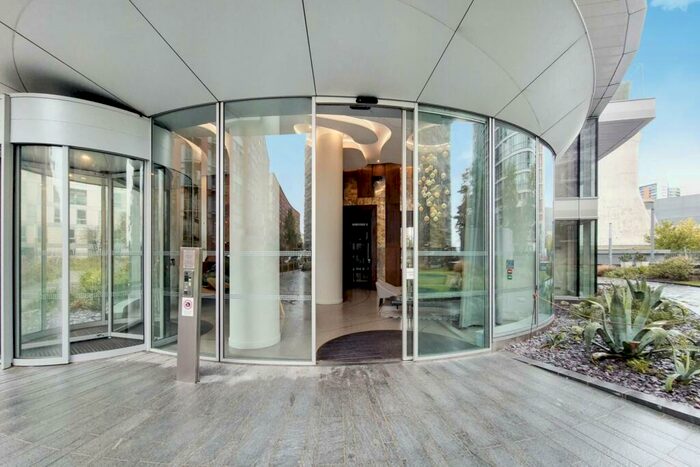 2 Bedroom Flat To Rent In Charrington Tower, Canary Wharf, London, E14