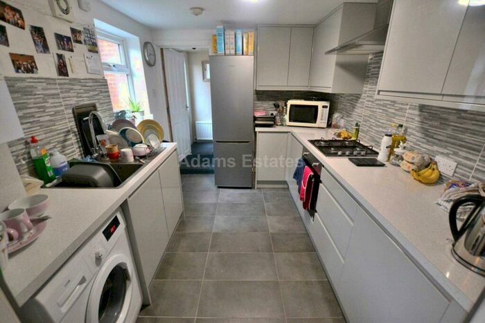 6 Bedroom Terraced House To Rent In Donnington Road, Reading, RG1