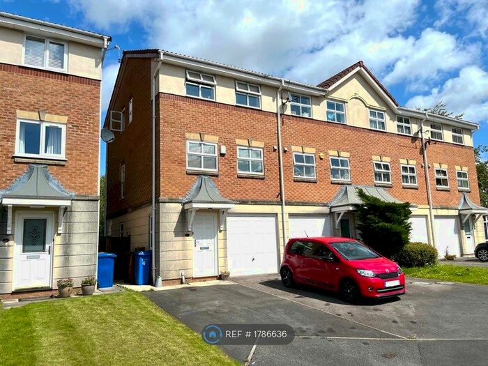 3 Bedroom Semi-Detached House To Rent In Owens Farm Drive, Stockport, SK2