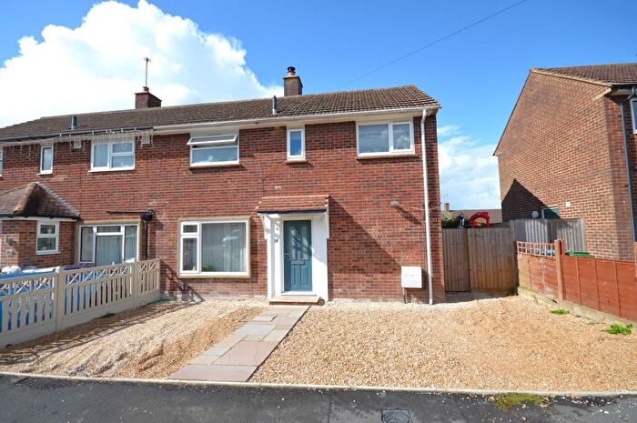 2 Bedroom Property For Sale In Boddington Road, Wendover, HP22