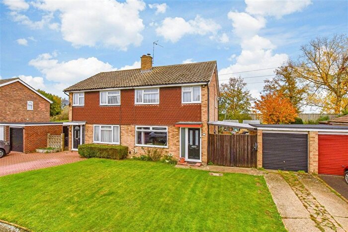 3 Bedroom Semi Detached House For Sale In Willow Crescent, Five Oak Green, Kent, TN12
