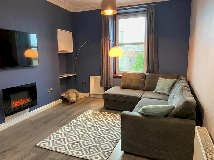 2 Bedroom Flat To Rent In Skene Square, Rosemount, Aberdeen, AB25