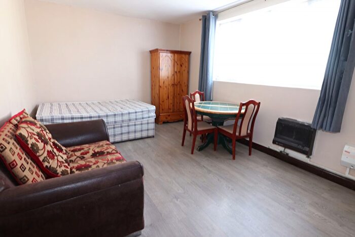 Studio To Rent In Crawley Road, LU1