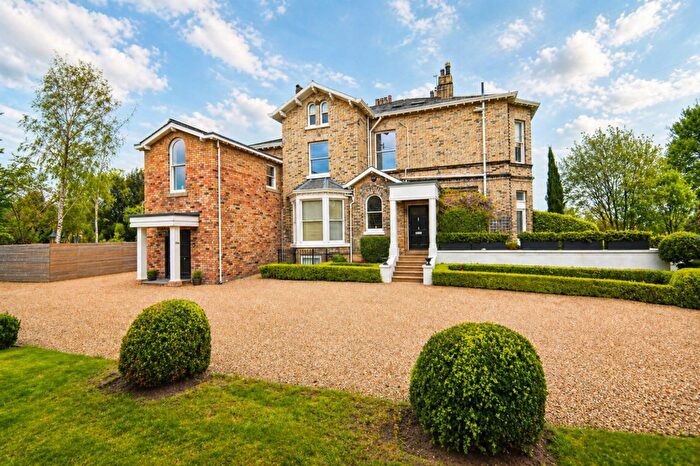 2 Bedroom Apartment For Sale In Heyes Lane, Alderley Edge, SK9