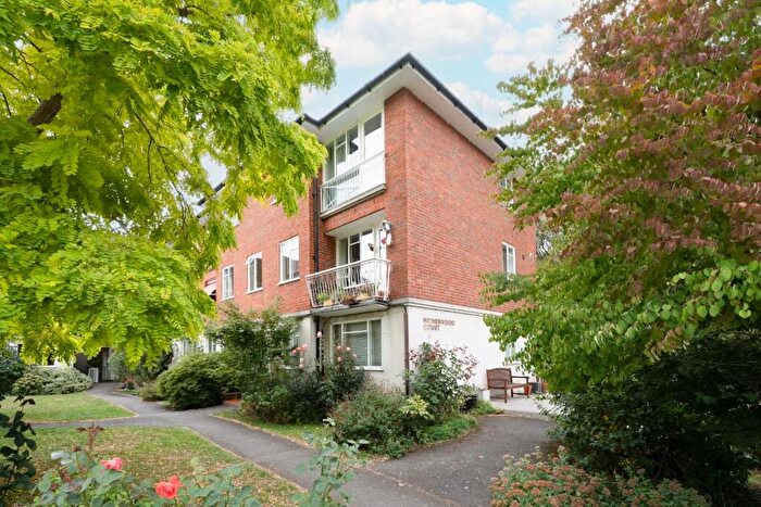 3 Bedroom Apartment To Rent In Hitherwood Drive, London, SE19