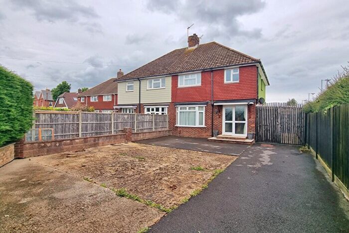 3 Bedroom Semi-Detached House For Sale In Southleigh Road, Warblington, PO9
