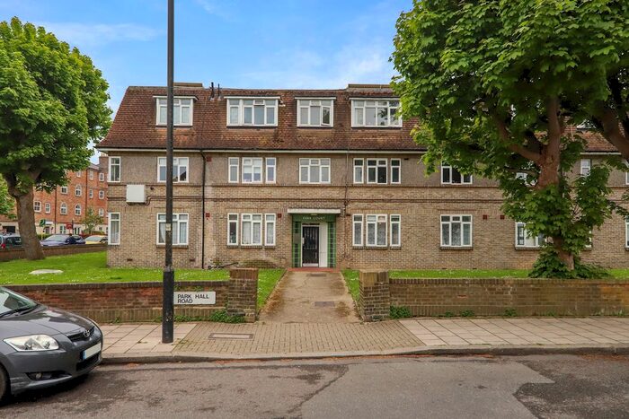 2 Bedroom Flat To Rent In Park Court, Park Hall Road, London, SE21