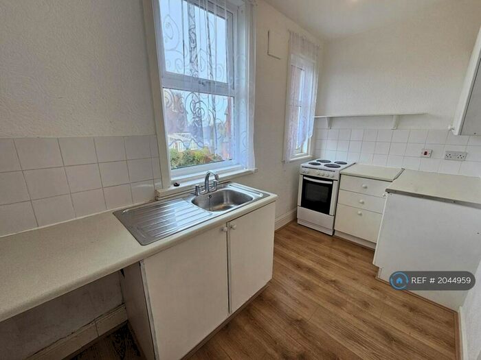 1 Bedroom Flat To Rent In Lathom Road, Southport, PR9