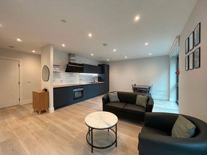 2 Bedroom Flat To Rent In The Furlong -, BN2