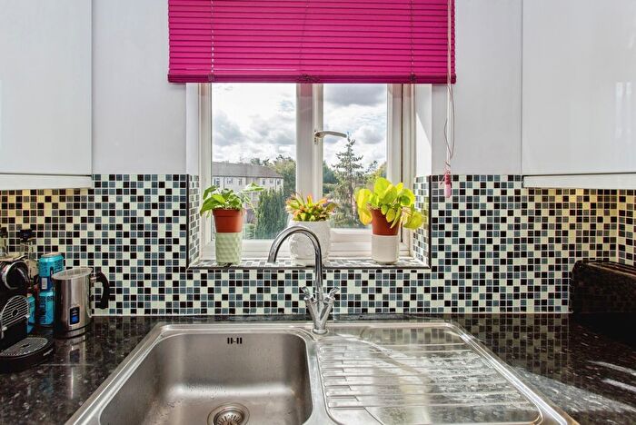 2 Bedroom Flat For Sale In Corrie Road, Cambridge, Cambridgeshire, CB1