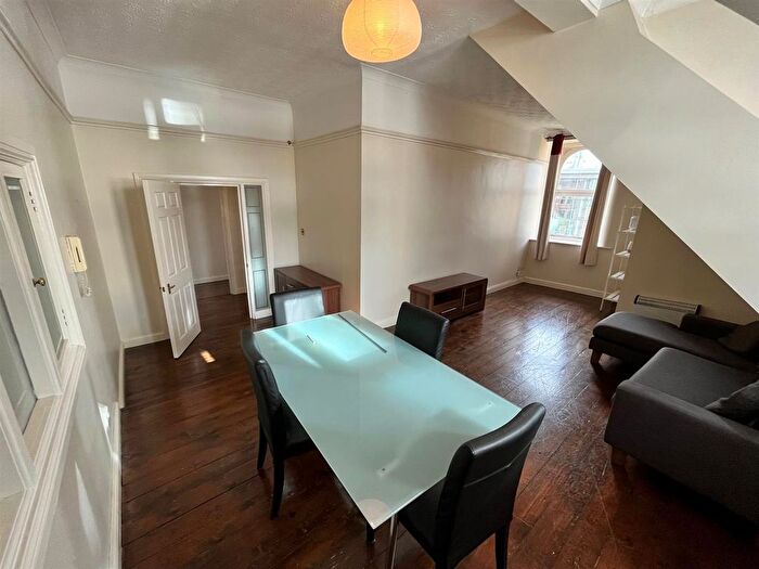 2 Bedroom Flat To Rent In Chepstow House, - Chepstow Stret, Manchester, M1