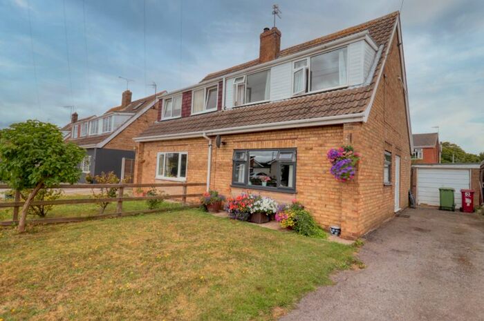 3 Bedroom Semi-Detached House For Sale In Wiltshire Avenue, Burton-Upon-Stather, Scunthorpe, DN15