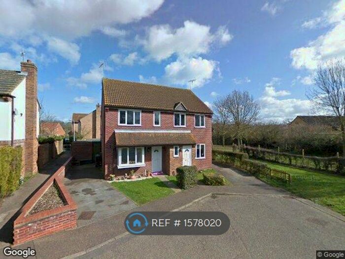 3 Bedroom Semi-Detached House To Rent In Brise Close, Braintree, CM7