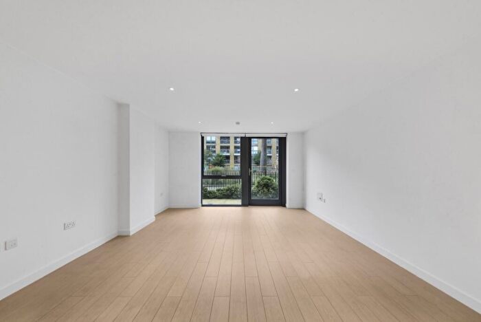 1 Bedroom Apartment To Rent In Packington Square, London, N1