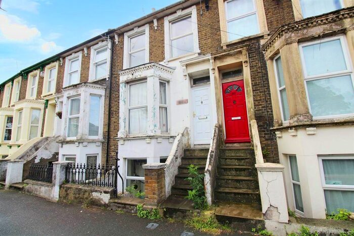 2 Bedroom Flat To Rent In The Broadway, Minster On Sea, Sheerness, ME12