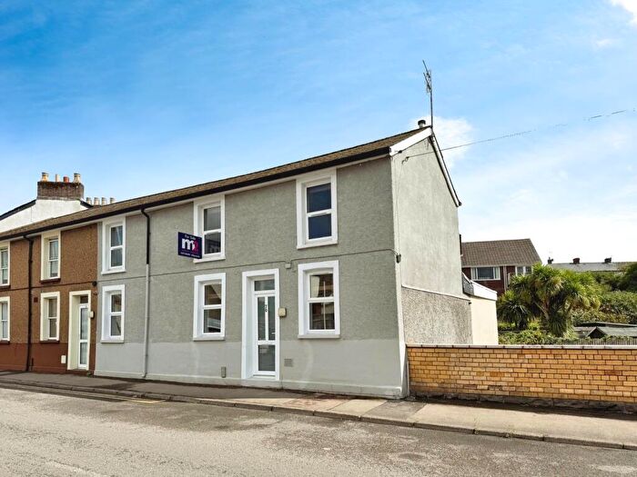 3 Bedroom End Of Terrace House For Sale In Merthyr Road, Abergavenny, NP7