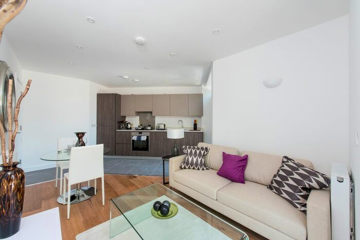 1 Bedroom Flat To Rent In Sewardstone Road, London, E2