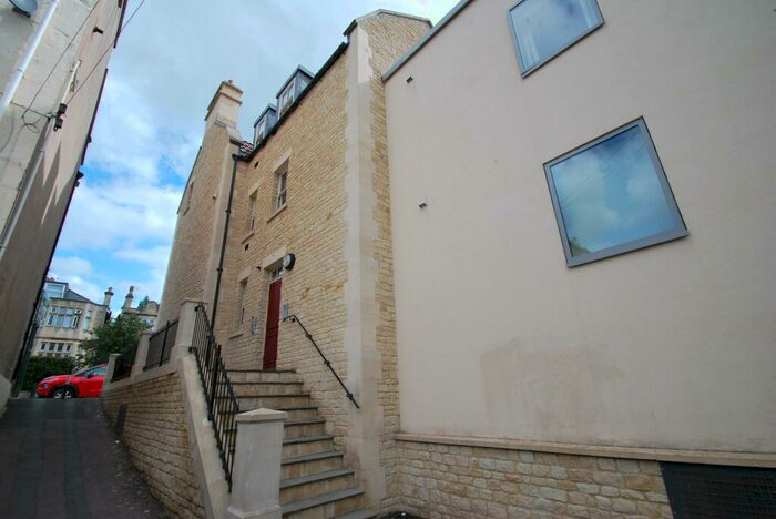 1 Bedroom Flat To Rent In Nelson Lane, Bath, BA1