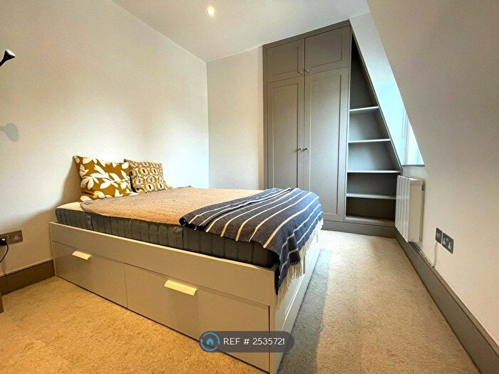 1 Bedroom Flat To Rent In Dancer Road, London, SW6