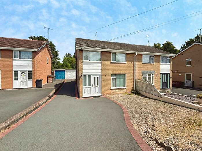 3 Bedroom Semi-detached House For Sale In Trimpley Drive, Kidderminster, DY11
