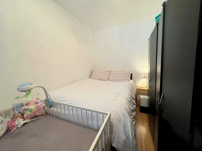 1 Bedroom Flat To Rent In Hendon Lane, Finchley, N3