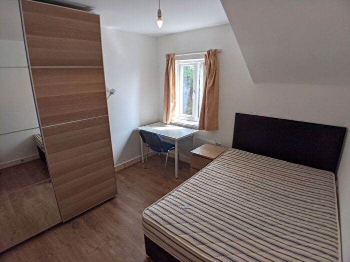 2 Bedroom Flat To Rent In Bed – Mitford Road, Withington, M14