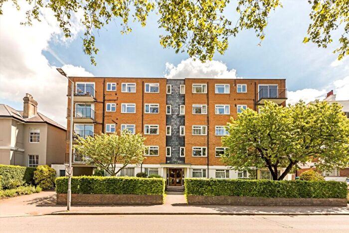 2 Bedroom Flat For Sale In Claremont Road, Surbiton, KT6