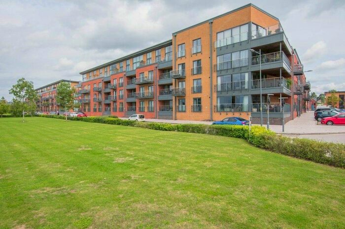 2 Bedroom Flat To Rent In Aston Court, Worcester, Worcester, WR5
