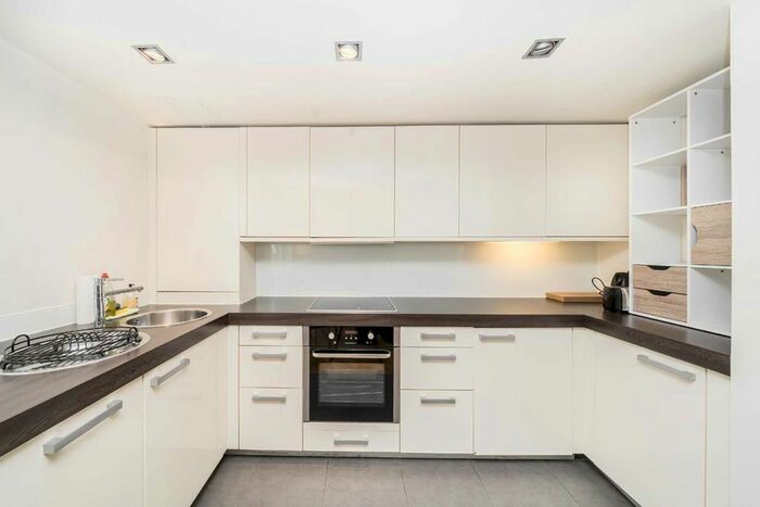 1 Bedroom Flat To Rent In Salamanca Place, London, SE1