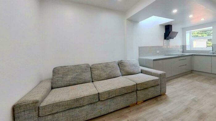 5 Bedroom House To Rent In Hubert Road, Birmingham, B29