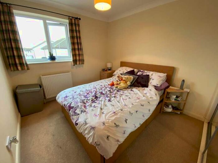 2 Bedroom Terraced House For Sale In Kings Meadow Close, Wetherby, LS22