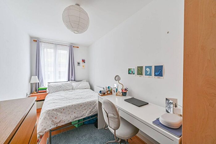 2 Bedroom Flat To Rent In Norman Road, Greenwich, London, SE10