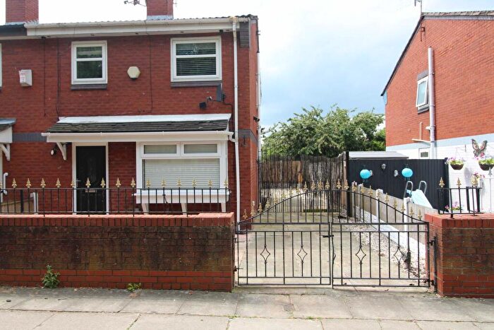 3 Bedroom Semi-Detached House To Rent In Mill Street, Liverpool, L8