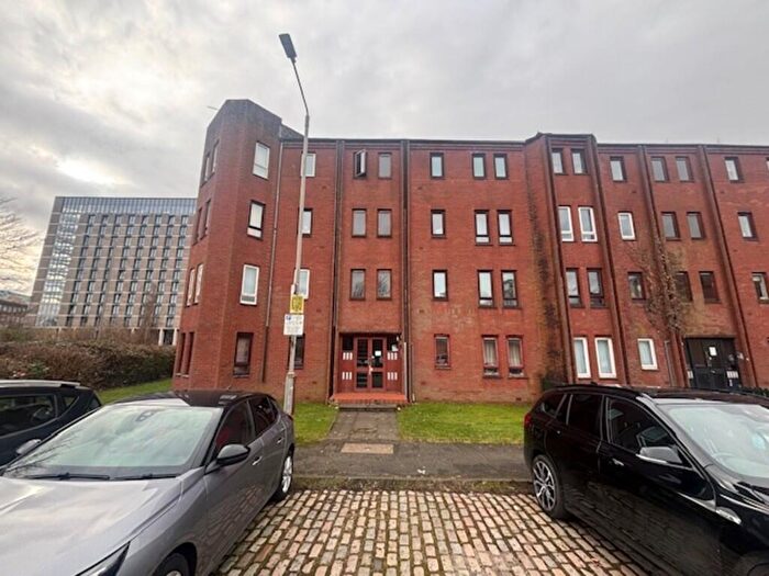 2 Bedroom Apartment To Rent In Gladstone Street, Glasgow City, G4
