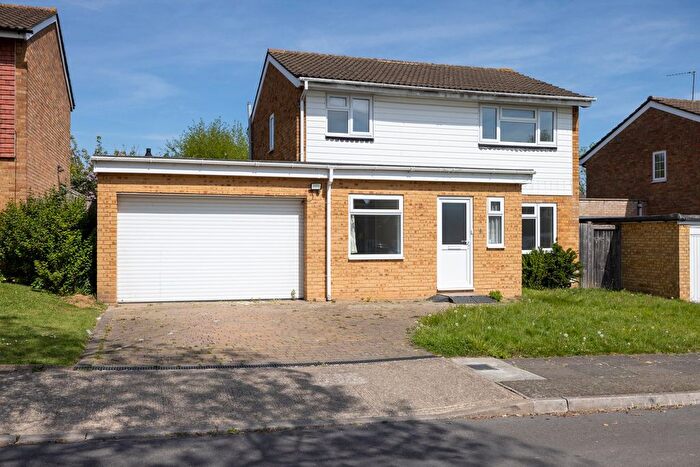 4 Bedroom Detached House To Rent In Knowlton Green, Bromley, BR2