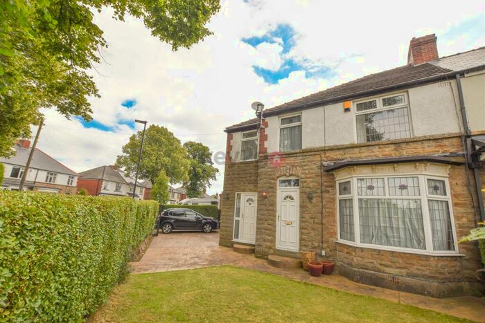 4 Bedroom Semi-Detached House To Rent In Robert Road, Greenhill, S8