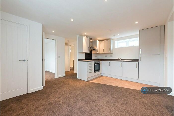 1 Bedroom Flat To Rent In Malling Road, Snodland, ME6