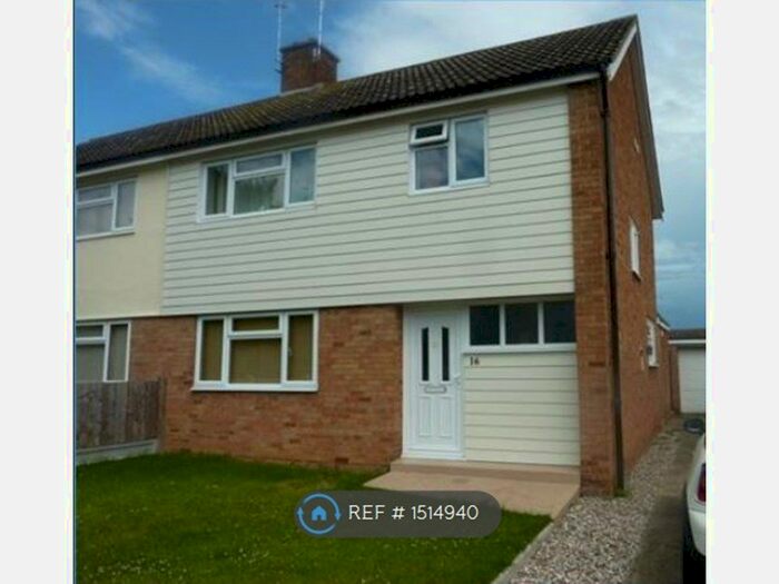 3 Bedroom Semi-Detached House To Rent In London Road, Wickford, SS12