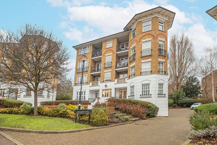 2 Bedroom Flat To Rent In Southlands Drive, London, SW19
