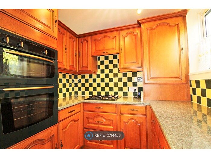 3 Bedroom End Terrace House To Rent In Winchcomb Gardens, London, SE9