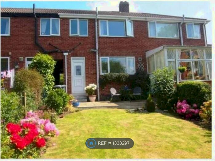 3 Bedroom Terraced House To Rent In Vesper Way, Leeds, LS5