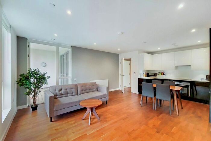 1 Bedroom Flat To Rent In Discovery Tower, Canning Town, London, E16