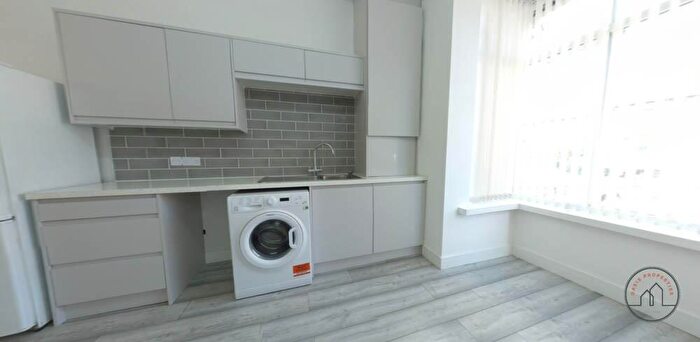 5 Bedroom House To Rent In Wrangthorn Terrace, Leeds, LS6