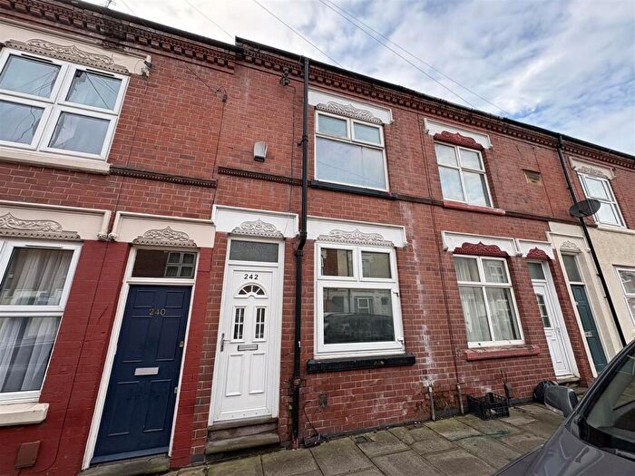 3 Bedroom Terraced House For Sale In Tudor Road, Leicester, LE3