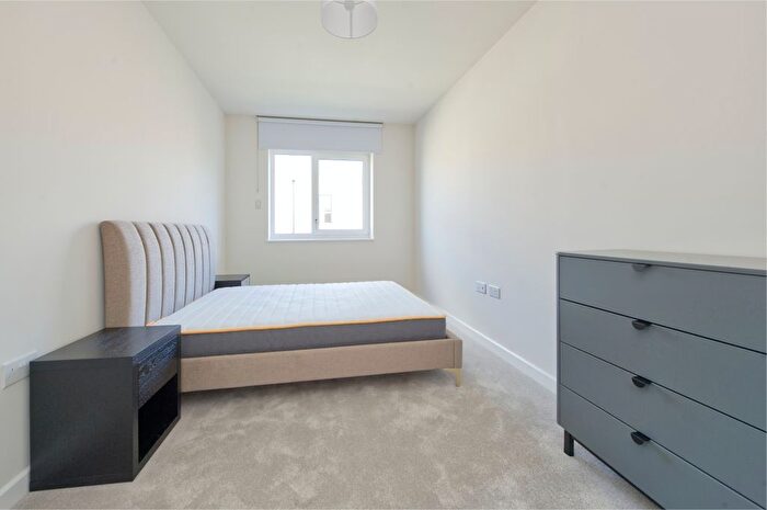 1 Bedroom Flat To Rent In Iris House, Plum Mews, Tooting, SW17