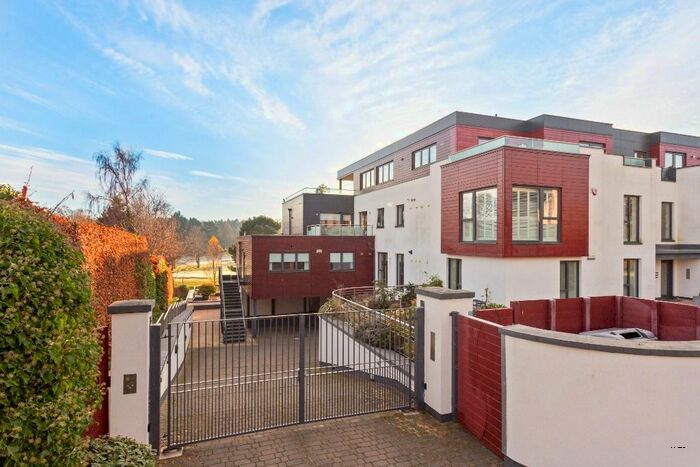 3 Bedroom Flat To Rent In Barnton Avenue West, Cramond, Edinburgh, EH4