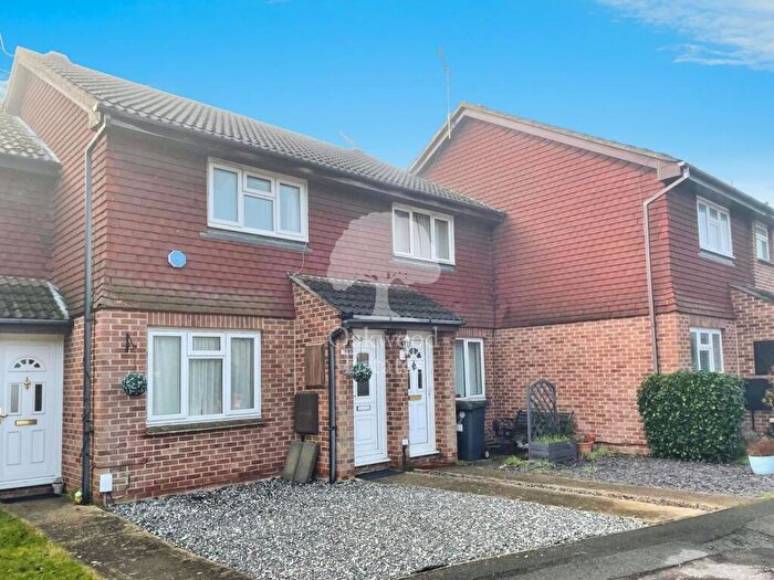 2 Bedroom Terraced House To Rent In Fotheringay Gardens, Slough, SL1