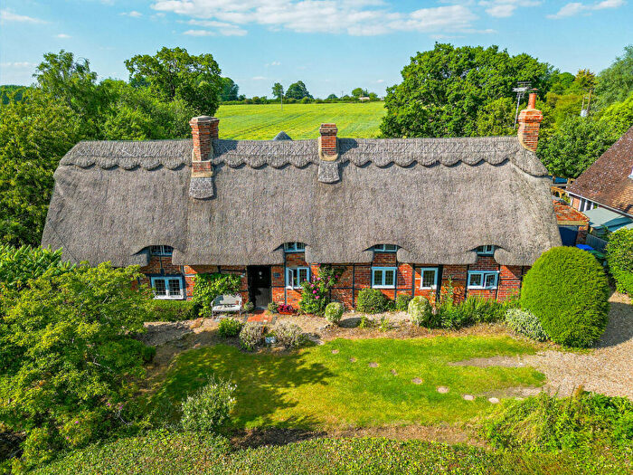 4 Bedroom Cottage For Sale In Orchard Way Botolph Claydon Buckingham, Buckinghamshire, MK18